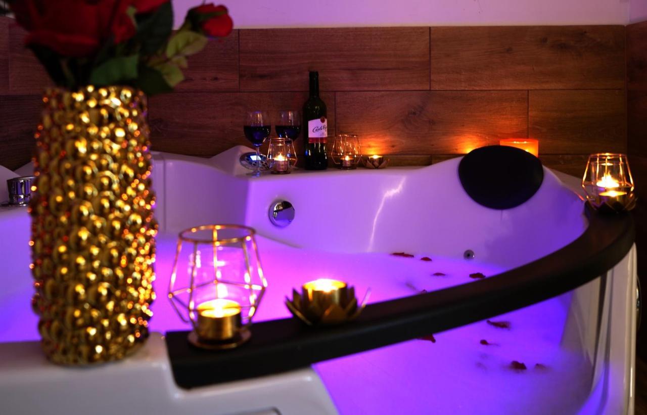 Jacuzzi Przemyska Apartment Krakau